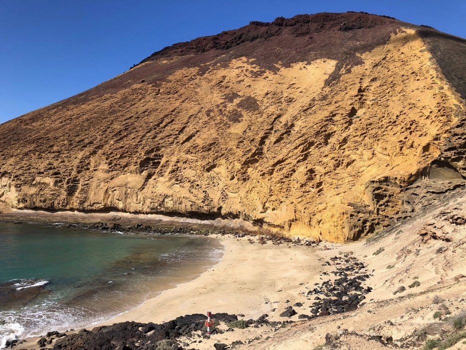 Playa de montaña amarilla